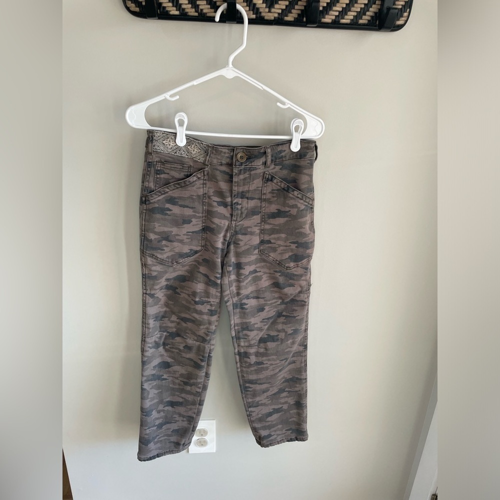 By Anthropologie Mavis Embroidered Green Camo Utility Pants - Size 26 - Picture 6 of 12
